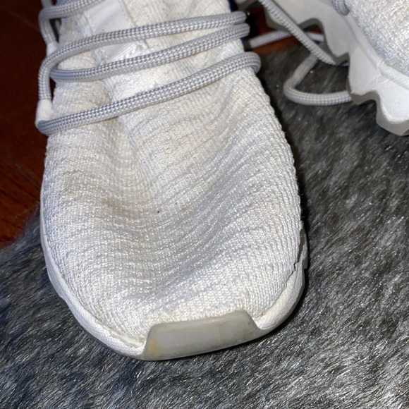 Sorel white  womens sneakers Sz 9 - Picture 5 of 13
